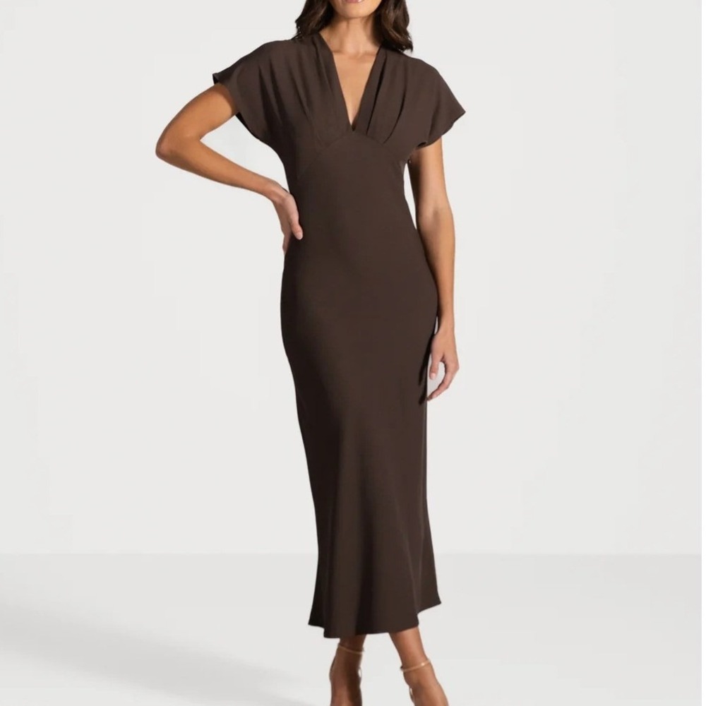Jaki London Juliette VNeck Midi Dress Quiet Luxury Old Money Timeless Elegant